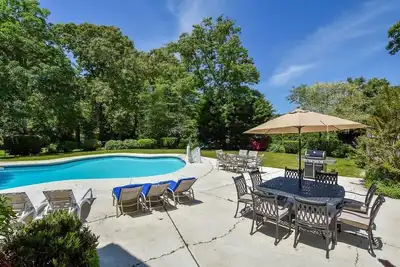 Image de # 517: Récemment mis à jour avec piscine privée, cour privée, à 3 minutes de la plage de Skaket!