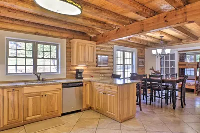 Image de Nouveau! Scottsboro Cabin w \/ Ample Parking & Fire Pit!