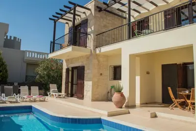 Image de Piscine privée ★ Zone barbecue ★ Vue sur la mer