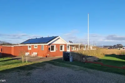 Image de Jolie maison de vacances en bois confortable avec vue sur le pittoresque Limfjord