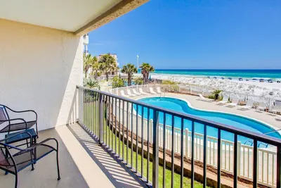 Image de Windancer 204-1br + Bunks-BeachFRONT☀ du 14 au 16 mai 562 $! PoolGolf Front Pool & Grills!