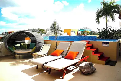 Image de Magnifique studio avec lit king-size, superbe toit-terrasse avec piscine, meilleur emplacement (unité 203)