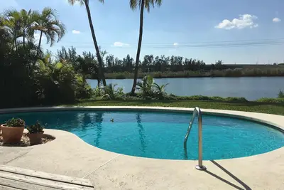 Image de Maison de vacances fantastique sur le lac privé à Fort. Lauderdale près de super golf