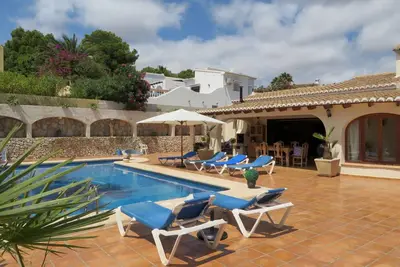 Image de Belle villa avec grande terrasse et piscine privée max 7 personnes