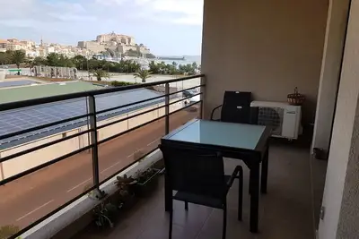Image de Calvi charmant T2 climatisé à 200m de la plage - Vue citadelle