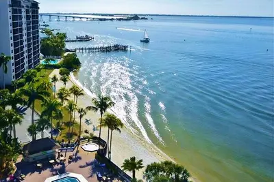 Image de Meilleur Prix De La Tour Du Port De Sanibel Ouvert Le 28 Avril 175 $. Juin-DÉC. 30 Ouverture À Long Terme