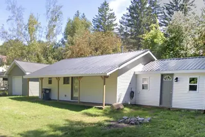 Image de Petite maison à Montréal, Wi (région de Hurley, Wi \/ Ironwood, Mi)