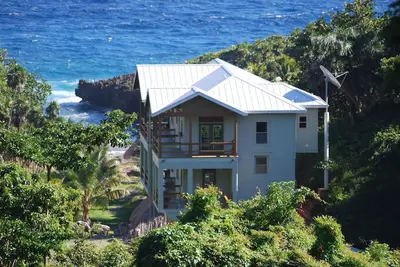 Image de L'alize: Privé à West Bay, pour 2 ou 12 personnes, piscine, kayaks, plage privée, extras