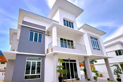 Image de Villa spacieuse ❃ 3 étages \/ 6br \/ 6. 5ba