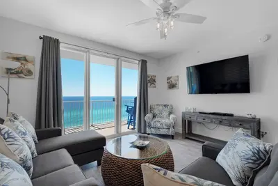 Image de ~ Nouveau ~ Luxe Beach rénové View Condo @Resort! Piscine / Hotub + Avantages Vip Gratuits!