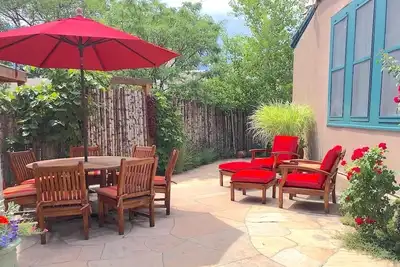 Image de Girlfriends Get-Away & Family. . . 2 Blks To Wine, Diner, Boutique, Place, Canyon
