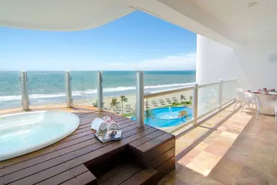 Image de Condo de luxe dans un complexe privé à Nuevo Vallarta directement sur la plage de sable fin
