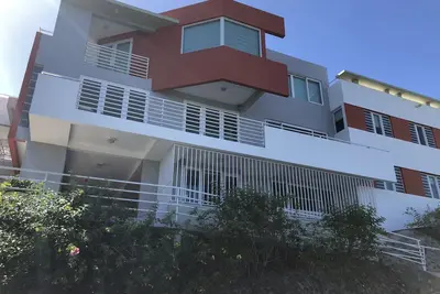 Image de Ocean View Apart. * Gated *, distance de marche de la plage et Wyndham Hotel! ! !