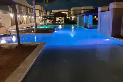 Magnifique condo calme à 5 min. à pied de la plage d'Eagle