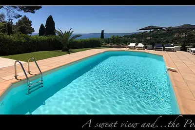 Image de Villa avec vue sur Baie du st Tropez côté sud avec grand garage