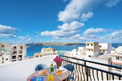 Image de Seashells Apartment 12 avec terrasse et vue sur la mer Ă Bugibba
