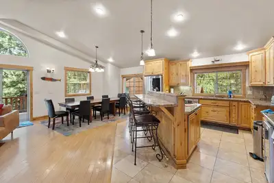 Image de Maison de luxe sur mesure à North Shore; À quelques minutes de Northstar; Marcher jusqu'à la plage