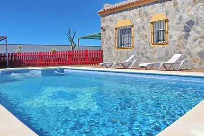 Image de Villa idéale pour les familles, avec piscine