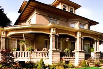 Image de Manoir de 5 chambres à quelques minutes des attractions locales et des magasins