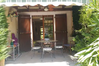 Image de Maison Familiale Provençale 3 pièces Piscine Parking Climatisation 2 kms Mer