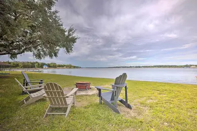 Image de Maison luxueuse sur le lac Conroe avec quai privé