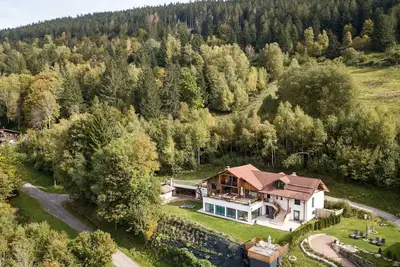 Image de Chalet d'exception avec piscine intérieure sauna jardin dans village de Ventron
