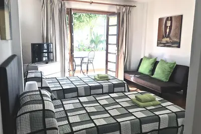 Image de Studio avec piscine chauffée - proche de la plage