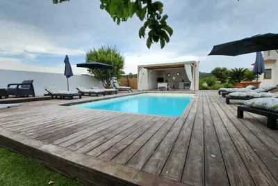 Image de Villa moderne, spacieuse et agréable à vivre.