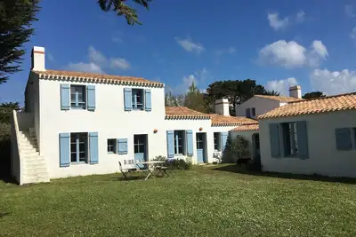 Maison récente de caractère à proximité immédiate plage de Luzéronde