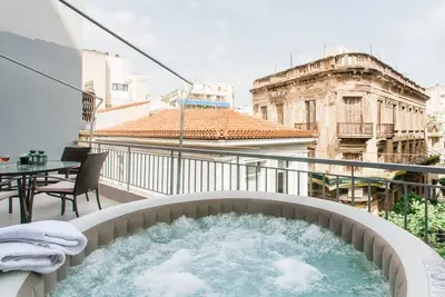 Image de Open Air HotTub \/ Big Balcony \/ Athens Boutique Apartment