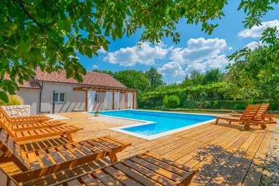Image de Belle maison de 4 chambres à Krivodol