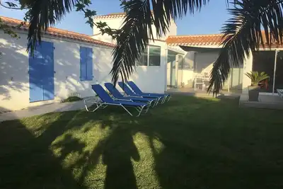 Image de Noirmoutier-en-l'ile proche des belles plages et du centre ville. Jardin clos.