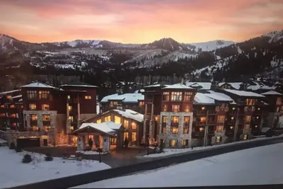 Image de Sunrise Lodge, un luxueux condo de 2 chambres Ă coucher et 3 salles de bain 12/29 / 2018-1 / 5/2019