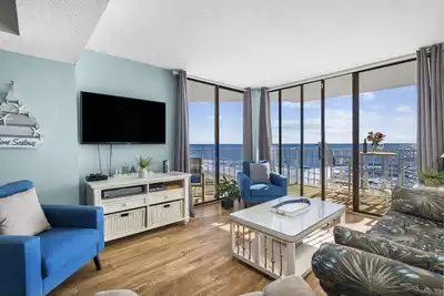 Image de Belle 2 chambres 2 salles de bain directement face à l'océan! - Réservation 2019!