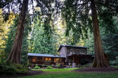 Image de Évadez-vous dans la forêt dans ce nouveau mont personnalisé. Baker Home! ! !