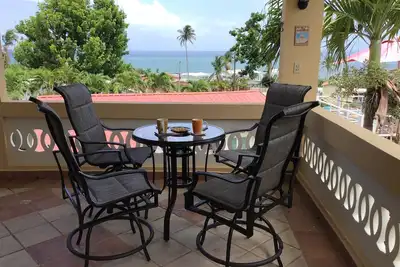 Image de Vues sur l'océan et la montagne avec 2 minutes à pied de la plage dans une communauté fermée