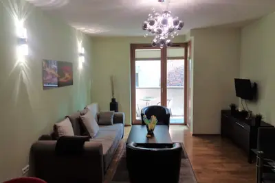 Image de Ange Plaza Apt. près de la vieille ville avec balcon, parking, air, 24 h Concierge