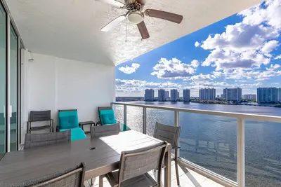 Image de Le Marina Bay Ph4 - Appartement 4 personnes, Sunny Isles