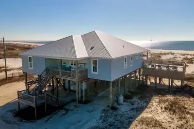 Belle nouvelle maison avec des plafonds blanchis à la chaux et une vue magnifique!