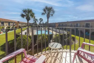 Image de Cette maison de ville est un 2 chambre (s), 2 salles de bain, situé �� Augustine, Fl.