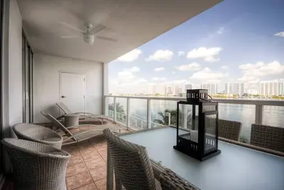 Image de Le Marina Bay 407 - Appartement 6 personnes, Sunny Isles