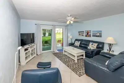 Image de Cette maison de ville est un 2 chambre (s), 2 salles de bain, situé à Augustine, Fl.