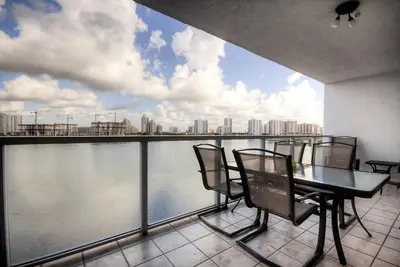 Image de Le Marina Bay 709 - Condo 6 personnes, Sunny Isles