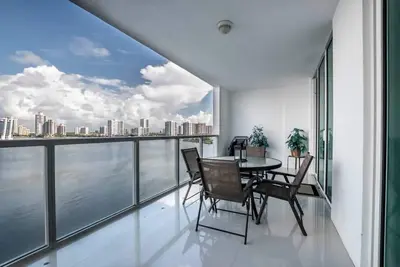 Image de Le Marina Bay 1006 - Condo 6 personnes, Sunny Isles