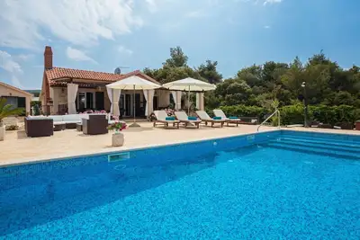 Image de Maison de vacances privée avec climatisation, Wifi, piscine privée, bain à remous, Tv, terrasse