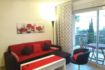Image de Beau 3 Pieces Centre Ville Proche Commerces Gare Bus Plage Cinema. . .