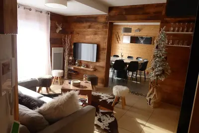 Image de trés bel appartement 2° étage 4 chambres 2 salles de bain garage style chalet