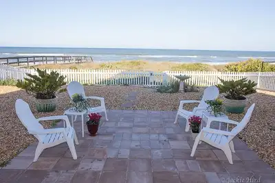 Image de Sundance Luxury beach House sur l'océan. 68-5 étoiles. Aucun dégât d'ouragan