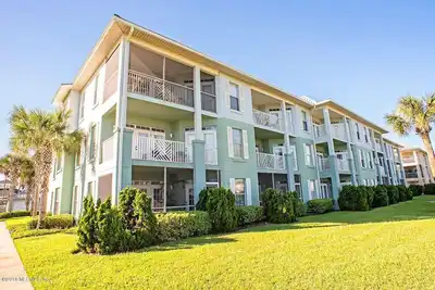 Image de Beachside Condo - Conviviale et familiale à seulement un pâté de maisons de l'océan.