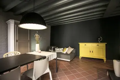 Image de Maison au centre avec parking